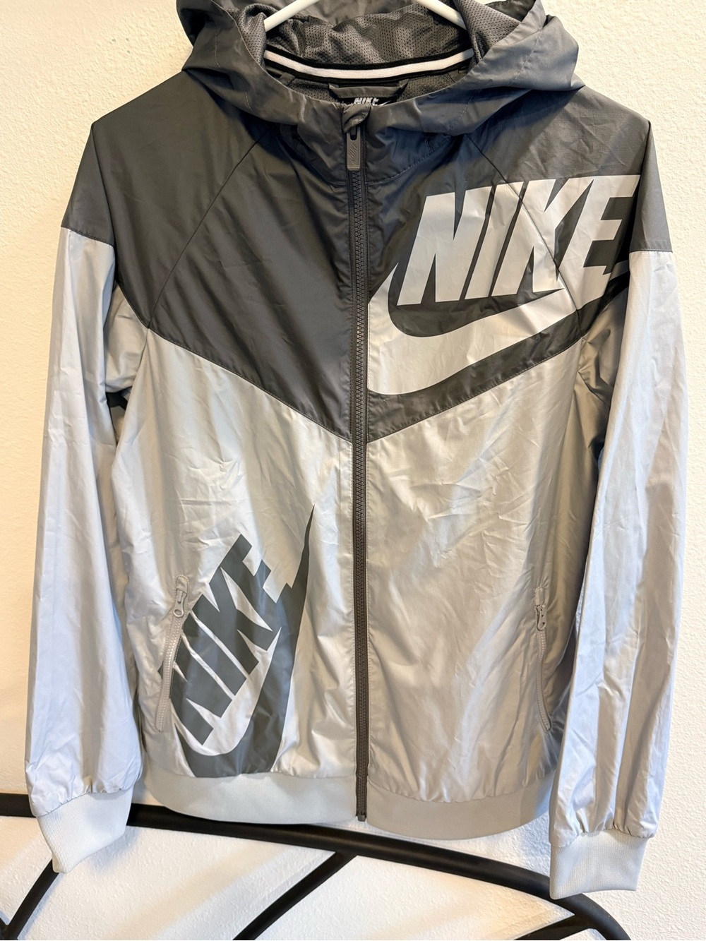 Nike Kids Windrunner Jacket Youth XL Gray Black Big Logo Hooded Full Zip